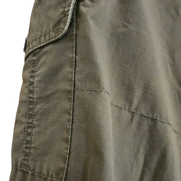 Anne Taylor Loft Cargo Utility pants/shorts army green size 6 - Picture 3 of 14